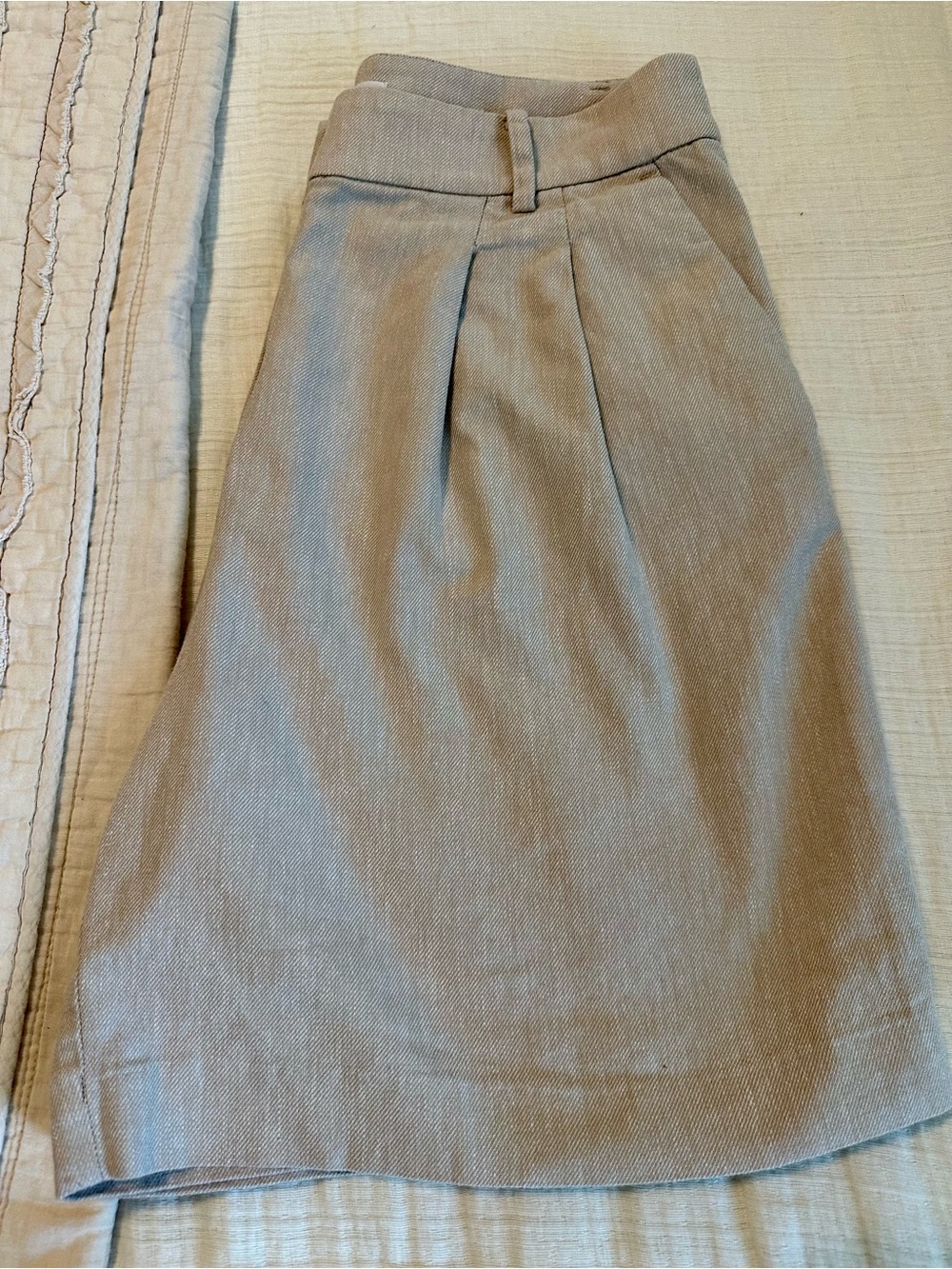 LOFT Beige Pleated Linen-Blend Shorts Women’s Size 4 - Picture 3 of 10